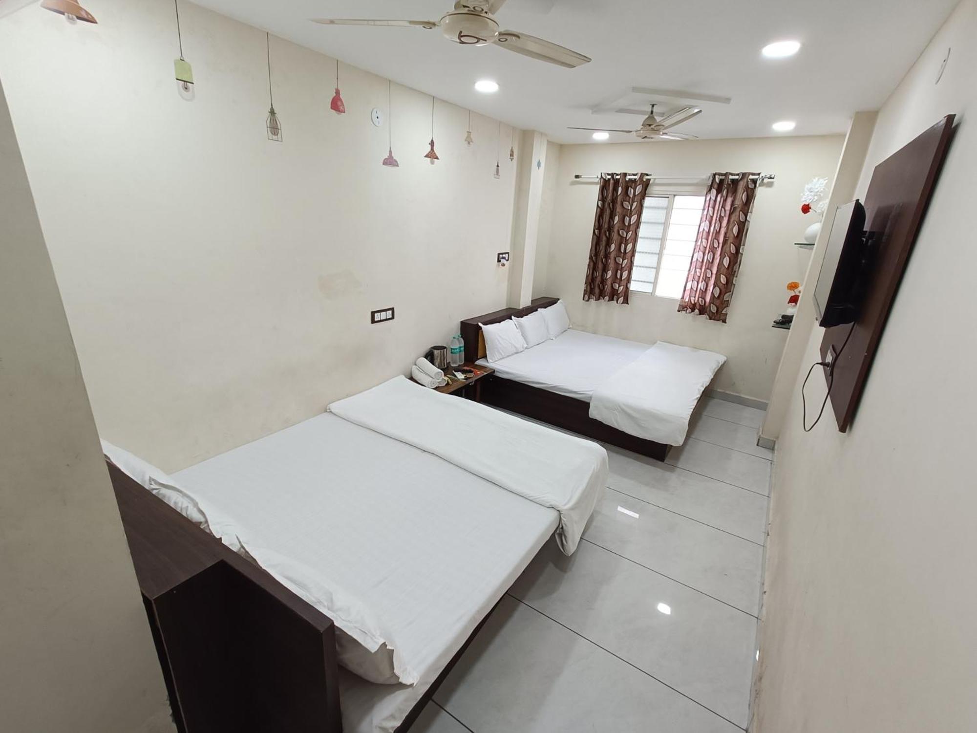 Hotel S Tower Ujjain Luaran gambar