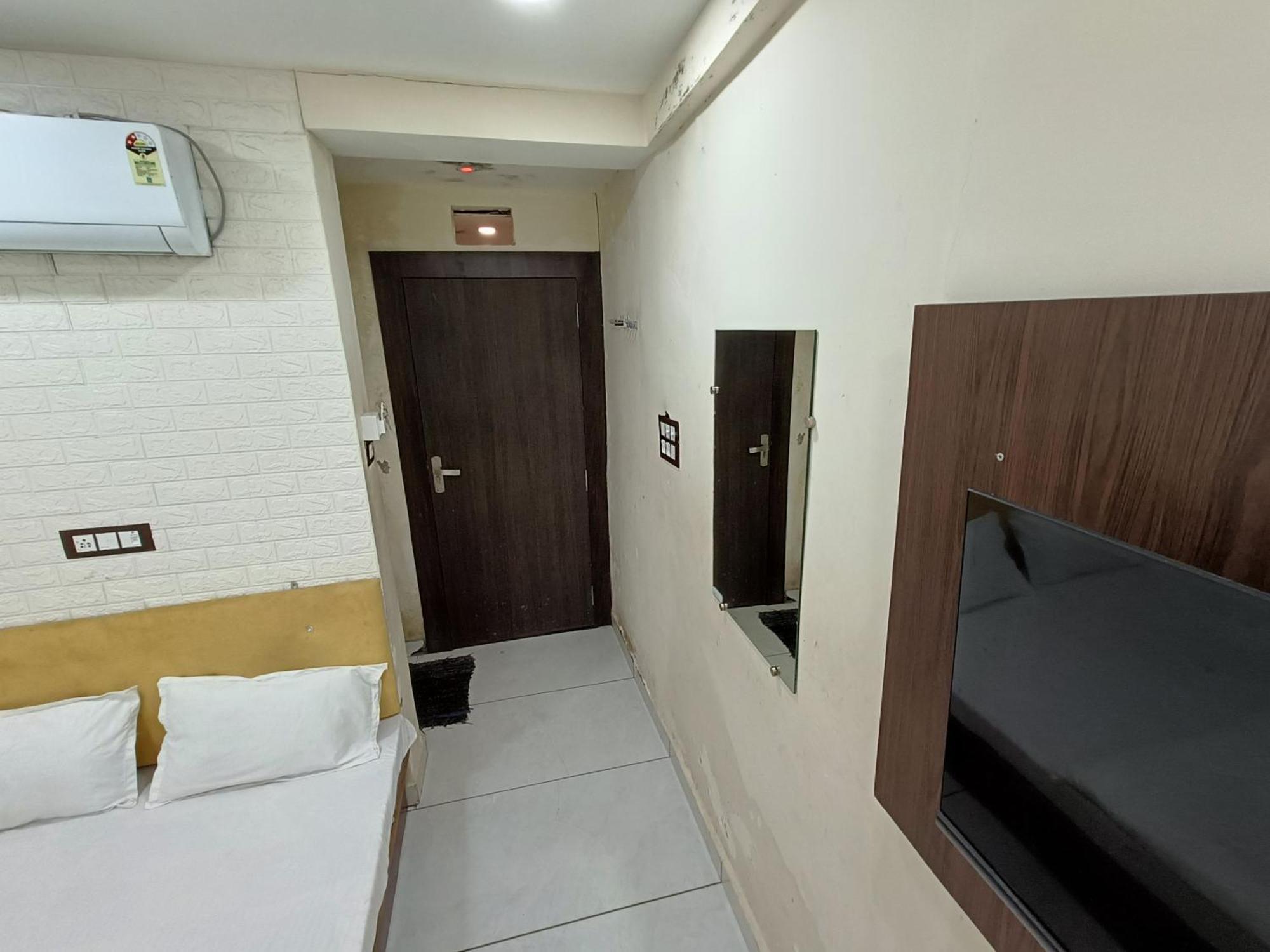 Hotel S Tower Ujjain Luaran gambar
